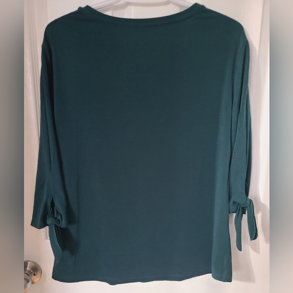 Amanda Green Beaded 3/4 sleeve top - Picture 2 of 4